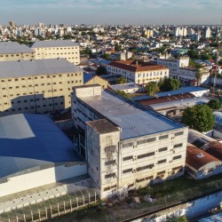 Aprueban el convenio para sacar la cárcel del barrio de Devoto