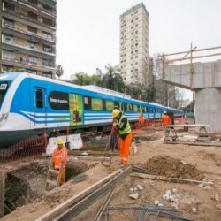 Avanzan las obras para elevar las vías del ferrocarril Mitre