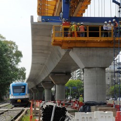 El tren que correrá a 9 metros de altura: así construyen el viaducto para elevar el Mitre