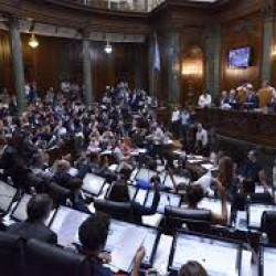 En solitario, el oficialismo aprobó los nuevos Códigos Urbanístico y de Edificación