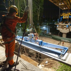 Trabajando día y noche, terminaron el viaducto por donde pasará el tren Mitre