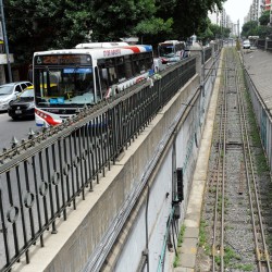 Primera Junta: para ensanchar Rivadavia, techarán la rampa por donde el subte A sale a la superficie