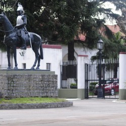 Estudian vender tierras de la Policía Montada en Palermo y mudarla a Barracas