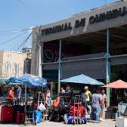 los planes para remodelar la terminal de micros de Retiro: Un hotel de pasajeros, una estación de servicio, restaurantes y locales de ropa