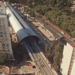 Desde el aire: la calle Juramento sin barreras y la “futurista” estación Belgrano C